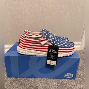 Hey Dude Wally Patriotic NWB